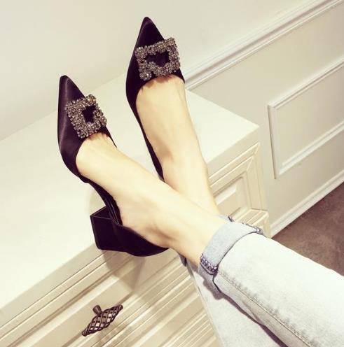 时尚镶钻高跟鞋:6款高跟鞋穿出高贵大方时髦感 时尚镶钻高跟鞋:6款高跟鞋穿出高贵大方时髦感