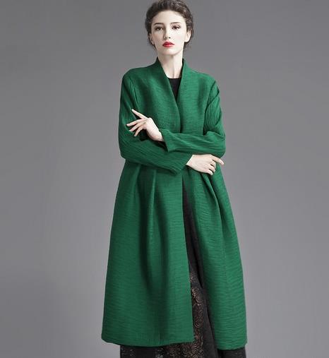 翻领修身蕾丝长风衣搭配:6款风衣彰显知性优雅 翻领修身蕾丝长风衣搭配:6款风衣彰显知性优雅