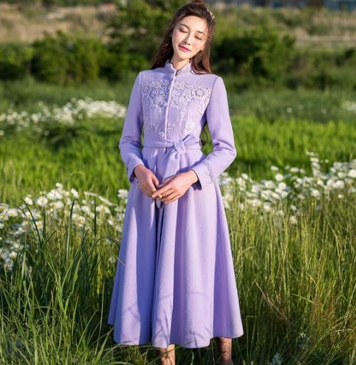 蕾丝拼接毛呢外套怎么搭配：6款外套充满文艺范儿