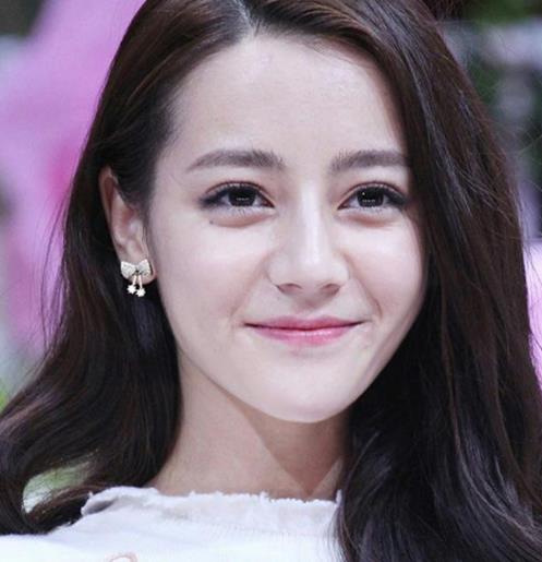 明星同款韩版简约雪花流苏镶嵌锆石搭配推荐（图）