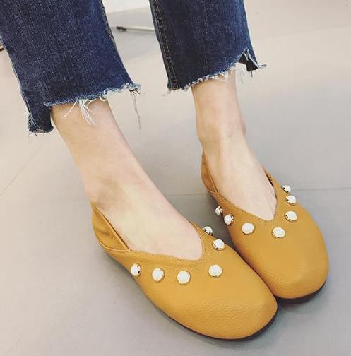 一字扣浅口休闲单鞋搭配:气场十足单鞋分享(图) 一字扣浅口休闲单鞋搭配:气场十足单鞋分享(图)