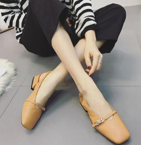 一字扣浅口休闲单鞋搭配:气场十足单鞋分享(图) 一字扣浅口休闲单鞋搭配:气场十足单鞋分享(图)