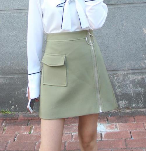 学院风高腰牛仔短裙怎么搭配才能彰显大长腿（图）