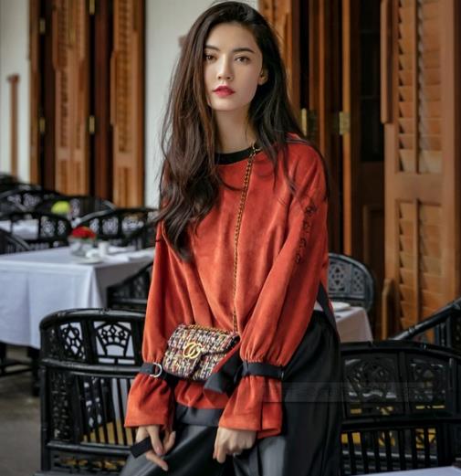 丝绒刺绣喇叭袖卫衣怎么搭配:百搭卫衣分享(图) 丝绒刺绣喇叭袖卫衣怎么搭配:百搭卫衣分享(图)