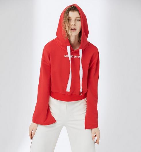 丝绒刺绣喇叭袖卫衣怎么搭配:百搭卫衣分享(图) 丝绒刺绣喇叭袖卫衣怎么搭配:百搭卫衣分享(图)