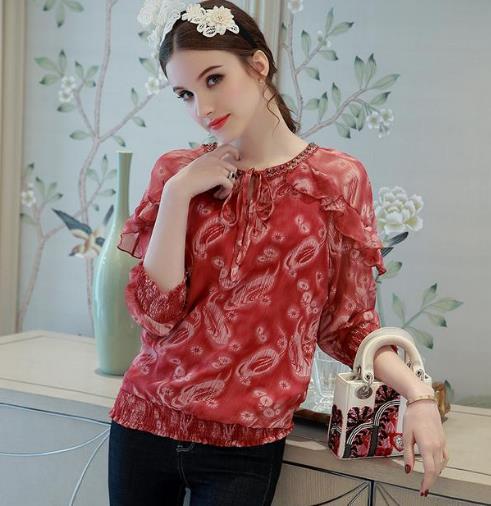 6款一字领衬衫专属名媛气质：彰显妩媚与风情（图）