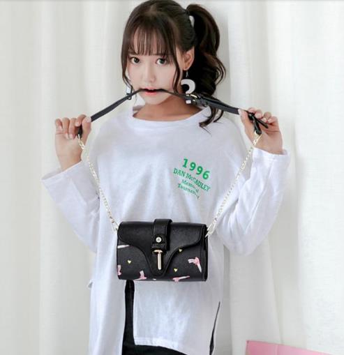 2017流行这样的迷你斜跨链条包斜挎包搭配（图）