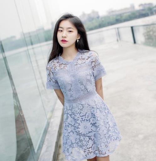 小个子的福利:6款显高显颜值的连衣裙搭配(图) 小个子的福利:6款显高显颜值的连衣裙搭配(图)