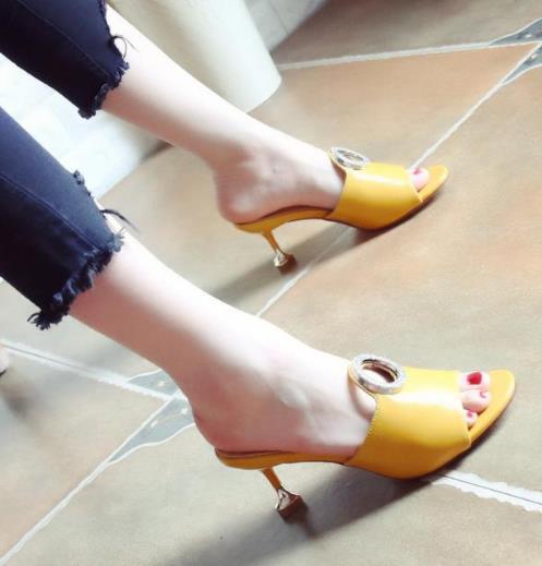 今夏最火还是猫跟鞋：优雅舒适猫跟鞋推荐（图）
