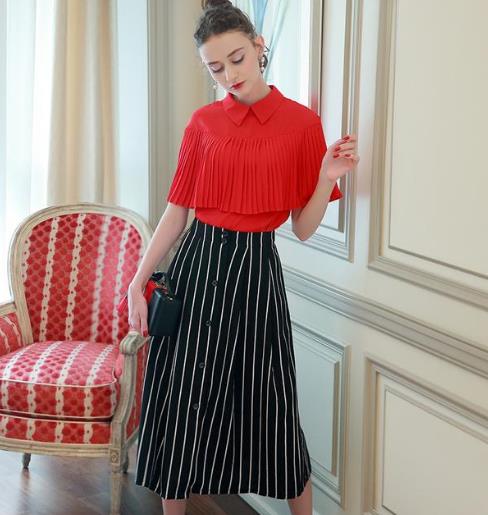 职业女性最爱减龄显嫩套装：干练又不失优雅（图）