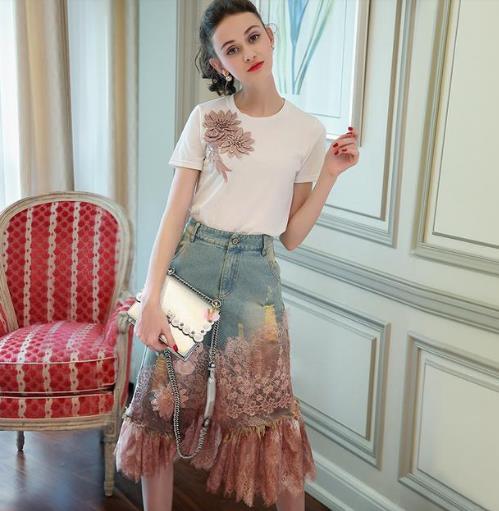 职业女性最爱减龄显嫩套装：干练又不失优雅（图）