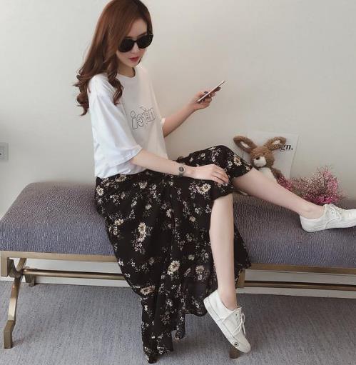 今年巨流行这6款蕾丝网纱半身裙：彰显女人魅力