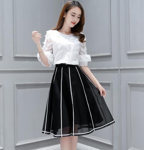 蕾丝背带裙两件套搭配：省时省力两件套推荐（图）