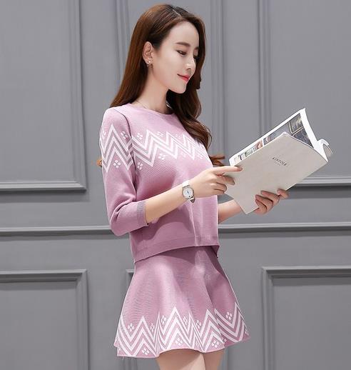 初秋的套装格外有气质：圆领针织套装裙分享（图）