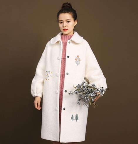 毛呢外套这样穿必定美到翻：刺绣毛呢外套推荐（图）