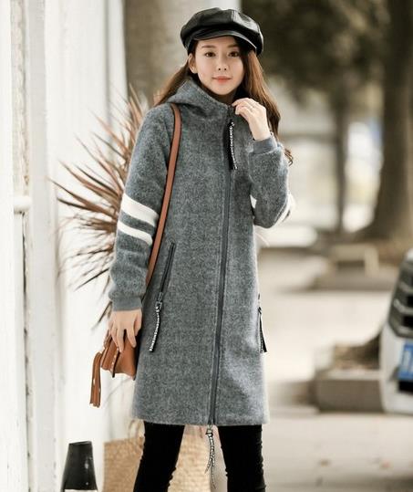 皮裤半身裙搭配喇叭袖翻领呢外套:时尚百搭又保暖 皮裤半身裙搭配喇叭袖翻领呢外套:时尚百搭又保暖