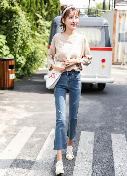 尖头鞋搭配双排扣西装连衣裙:凸显大长腿(图) 尖头鞋搭配双排扣西装连衣裙:凸显大长腿(图)