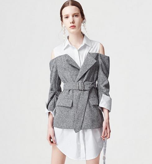 尖头鞋搭配双排扣西装连衣裙:凸显大长腿(图) 尖头鞋搭配双排扣西装连衣裙:凸显大长腿(图)