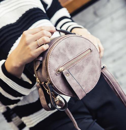 让你气场大增的几款链条小方包：时尚又大方（图）