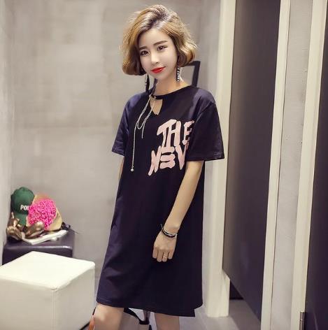 腿短的妹子要穿钩花蕾丝套装裙：彰显大长腿（图）