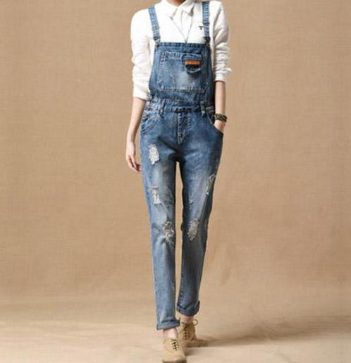 时尚牛仔背带裤怎么搭配上衣：轻松显高显瘦（图）
