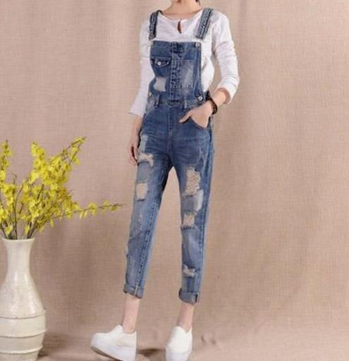 时尚牛仔背带裤怎么搭配上衣：轻松显高显瘦（图）