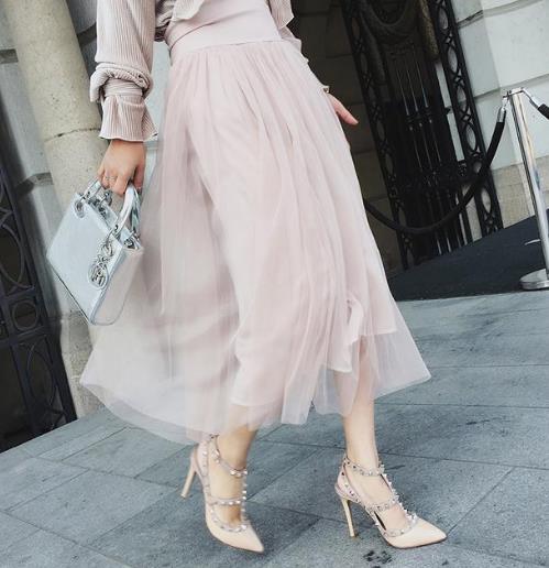 今年特流行不规则高腰半身裙搭配:尽显高贵优雅 今年特流行不规则高腰半身裙搭配:尽显高贵优雅