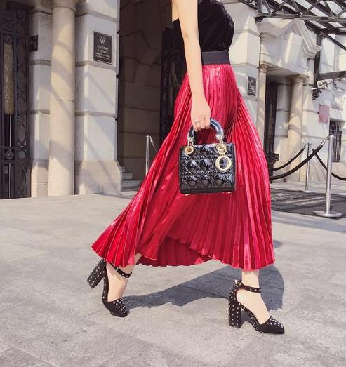 今年特流行不规则高腰半身裙搭配:尽显高贵优雅 今年特流行不规则高腰半身裙搭配:尽显高贵优雅