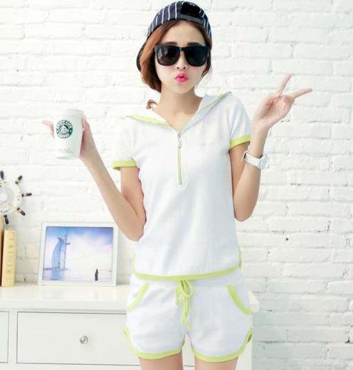 适合小个子的运动时尚休闲套装:显高套装分享(图) 适合小个子的运动时尚休闲套装:显高套装分享(图)