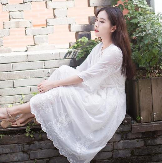 中长款雪纺连衣裙搭配:5款连衣裙搭出清新文艺风 中长款雪纺连衣裙搭配:5款连衣裙搭出清新文艺风