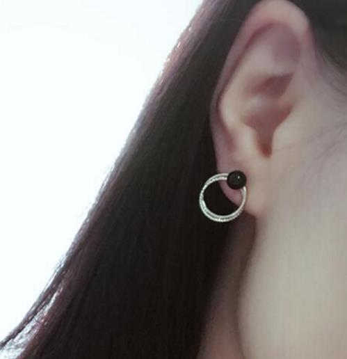 今年流行的杨幂同款简约耳坠：凸显优雅气质（图）