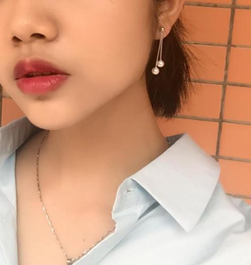 今年流行的杨幂同款简约耳坠：凸显优雅气质（图）