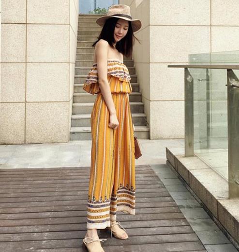 时尚蕾丝连衣裙怎么搭配:修身显瘦连衣裙分享 时尚蕾丝连衣裙怎么搭配:修身显瘦连衣裙分享