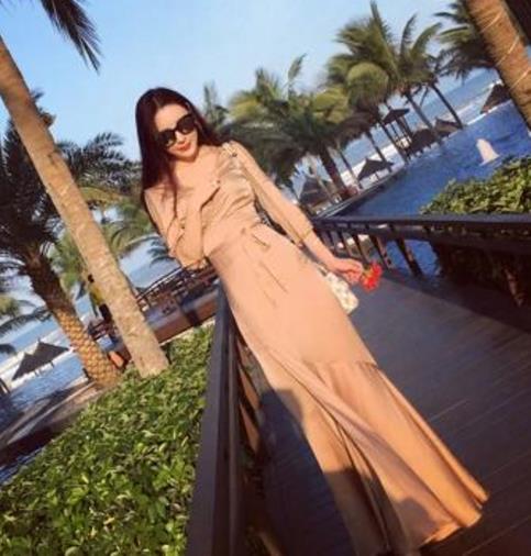 时尚蕾丝连衣裙怎么搭配:修身显瘦连衣裙分享 时尚蕾丝连衣裙怎么搭配:修身显瘦连衣裙分享