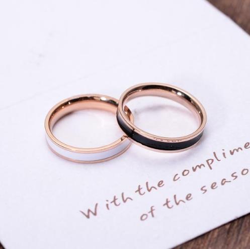 今年流行时尚玫瑰金带钻钛钢戒指:婉约大方(图) 今年流行时尚玫瑰金带钻钛钢戒指:婉约大方(图)