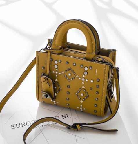 明星同款单肩斜挎包：6款斜挎包凸显优雅时尚范（图）