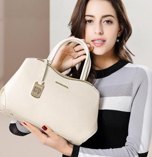 今年最流行这几款牛皮包女斜挎包：简约大气（图）