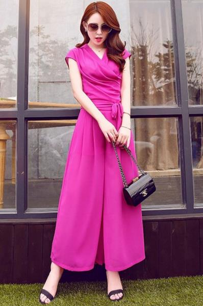 阔腿裤如何搭配上衣：穿出独特的时尚品味