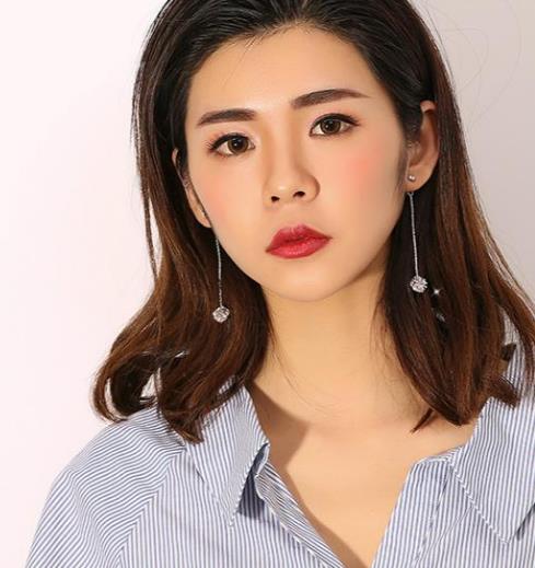 银耳线长款水晶耳环:6款耳环打造优雅女人味(图) 银耳线长款水晶耳环:6款耳环打造优雅女人味(图)