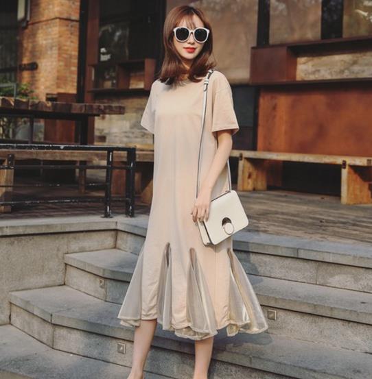 碎花荷叶半身裙搭配雪纺衬衫:打造文艺田园风 碎花荷叶半身裙搭配雪纺衬衫:打造文艺田园风