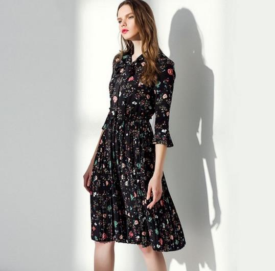 碎花荷叶半身裙搭配雪纺衬衫:打造文艺田园风 碎花荷叶半身裙搭配雪纺衬衫:打造文艺田园风