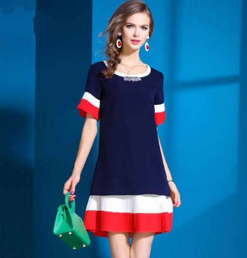 拼接连衣裙藏肉显瘦：6款连衣裙彰显气质优雅范