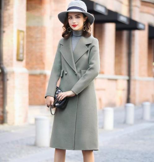 罗子君同款鹿皮绒大衣搭配针织长裙：气质十足（图）