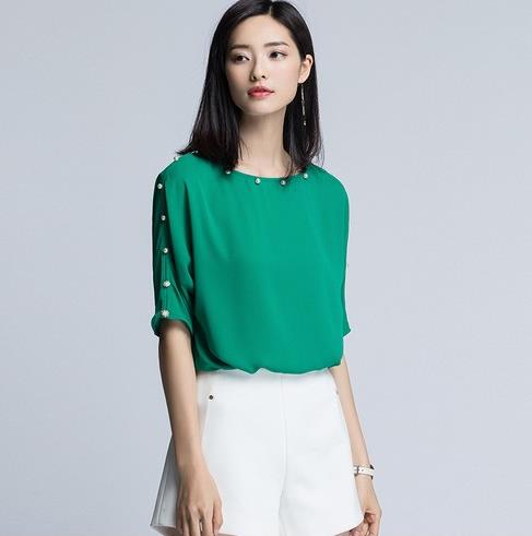 圆领钉珠纯色雪纺衫搭配：甜美雪纺衫推荐（图）
