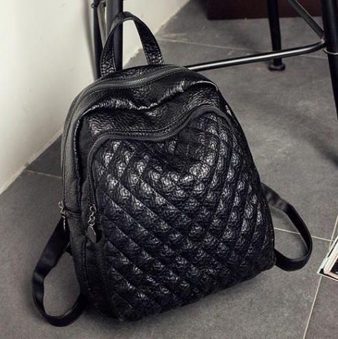 6款时尚休闲真皮双肩包搭配：简约百搭双肩包（图）