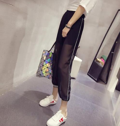 秋季必备时尚又百搭的裤子:高腰格子裤推荐(图) 秋季必备时尚又百搭的裤子:高腰格子裤推荐(图)