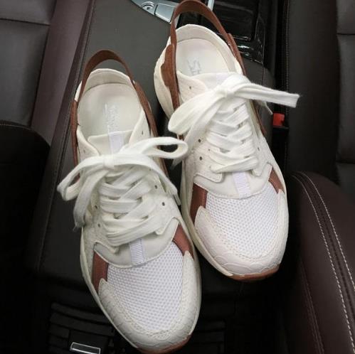 值得推荐入手的6款时尚系带厚底休闲鞋搭配(图) 值得推荐入手的6款时尚系带厚底休闲鞋搭配(图)