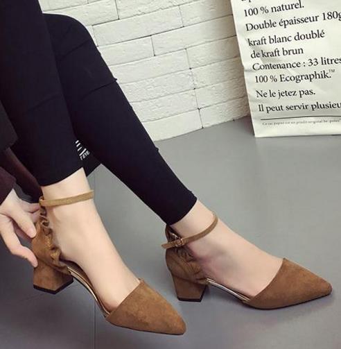 高跟鞋不痛脚的“秘方”:6款方扣方头粗跟鞋推荐(图) 高跟鞋不痛脚的“秘方”:6款方扣方头粗跟鞋推荐(图)