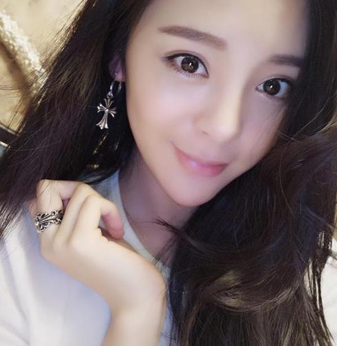 非常时髦的韩版玫瑰金简约超细戒指搭配推荐（图）