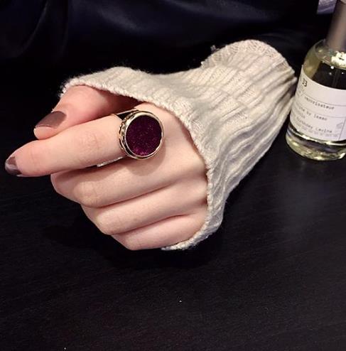 6款韩版玫瑰金带钻钛钢戒指搭配：大气时尚（图）